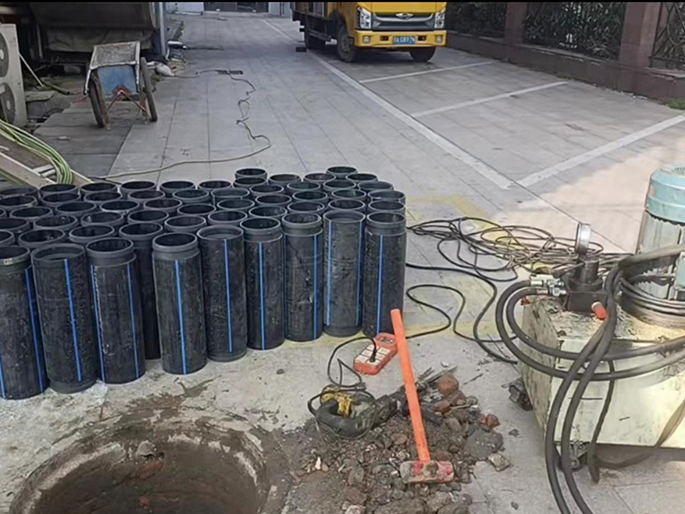 水磨沟PE置换管厂家 DN315置换管 非开挖管短管置换